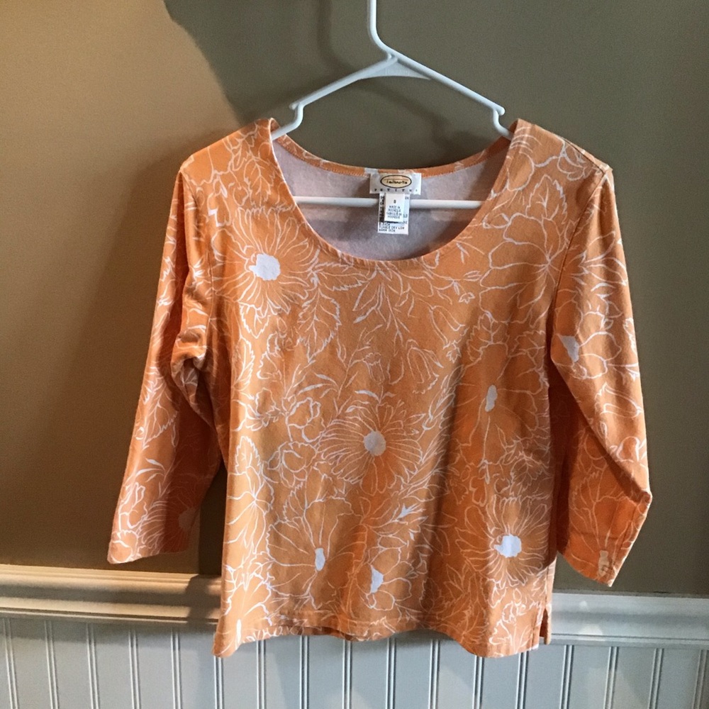 Tee shirt. Small petite